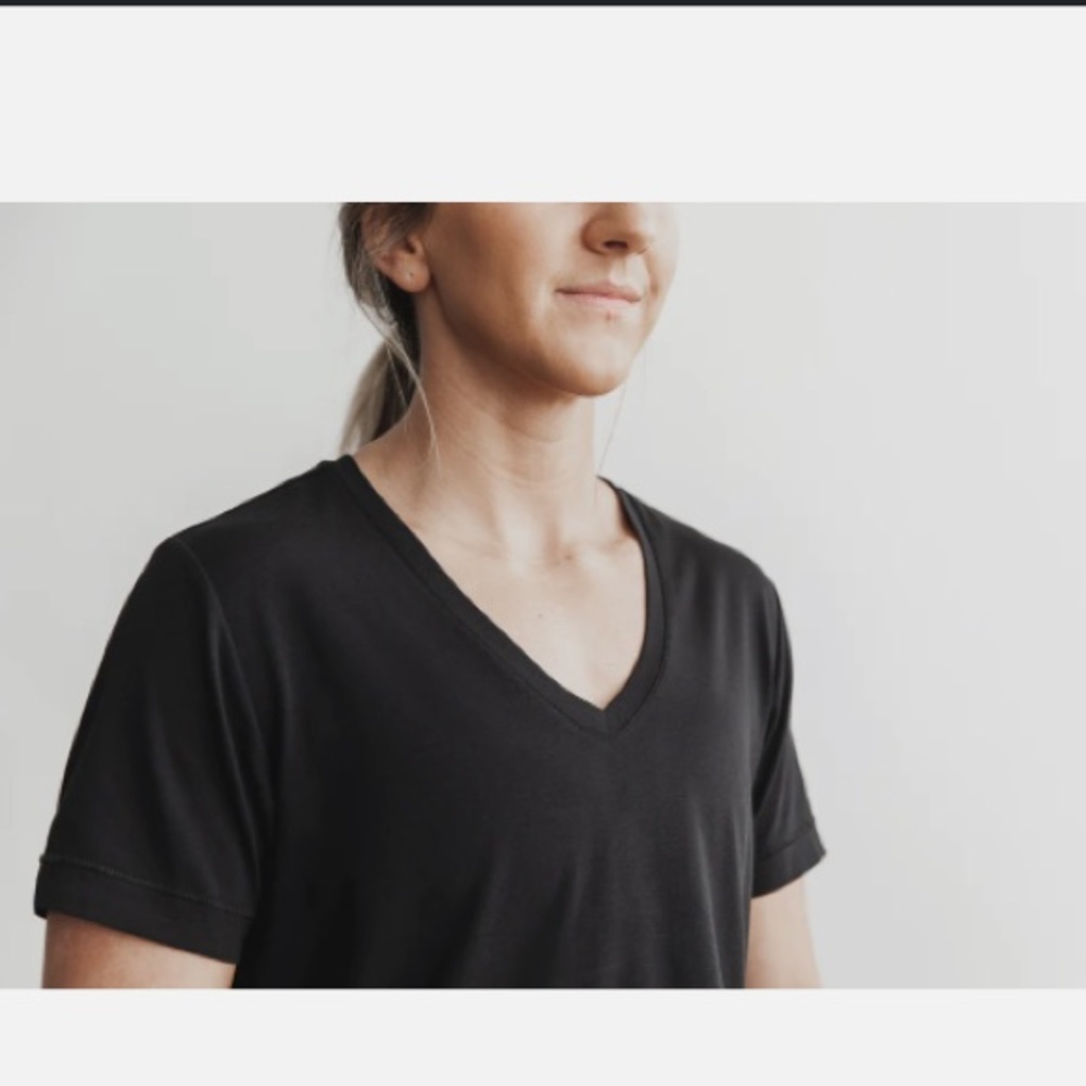 Nobull black, crop V-neck medium worn once